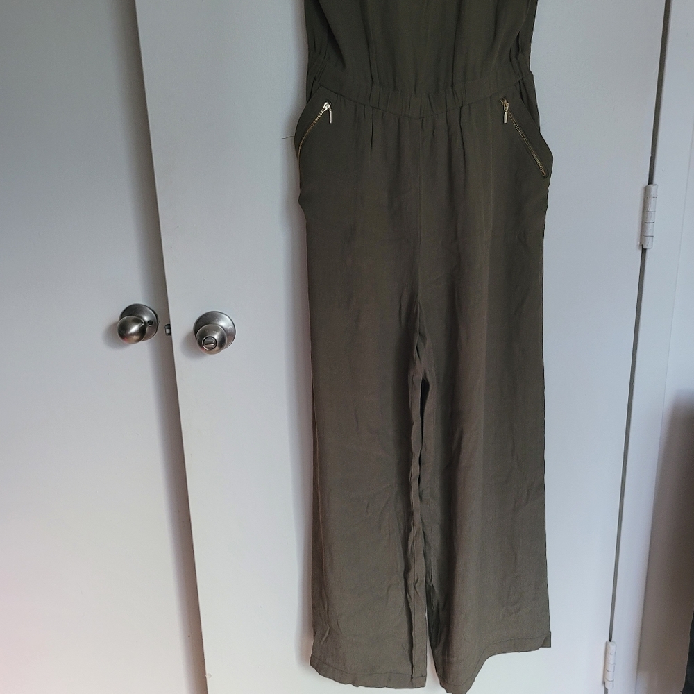 Jumpsuit with golden beads - Picture 2 of 9